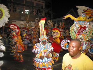 나소(Nassau)에서 열린 준카누(Junkanoo) 축제
