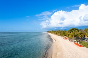 르 모른의 열대 해변