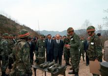 1983년 한미 팀스피리트 훈련을 참관하고 있는 전두환