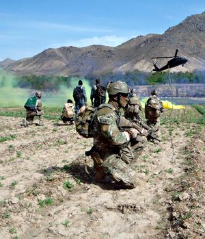 SR-25 소총, 헤클러&코흐 USP 권총