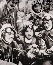 1945년 5월 일본 가미카제 자살 특공대의 십대 지원병들