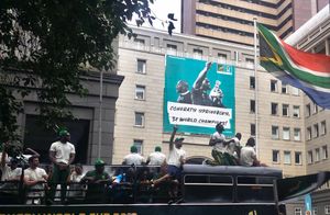 스프링복스가 2019 럭비 월드컵 우승 후 전국 순회 중이다.