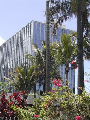 도 의회 본부인 팔레 드 라 소스 건물