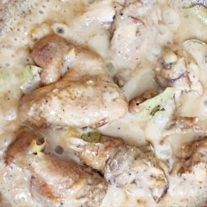 코코넛 밀크를 넣은 닭고기 아도보, 아도봉 마녹 사 가타