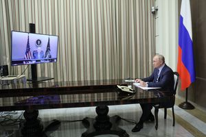 2021년 12월 7일 푸틴이 미국 대통령 조 바이든과 화상 통화를 하는 모습.