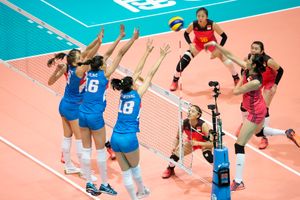 2017 FIVB 월드 그랑프리에서 중국과 세르비아의 경기