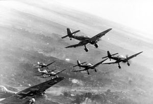 1943년~44년 겨울 동부 전선 상공을 비행하는 Ju 87 D-5 편대