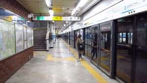 4호선 승강장(2018년 촬영)