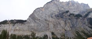 스위스 가스테레탈(Kander (Switzerland))의 돌덴호른(Doldenhorn) 나프(nappe)에 있는 쥬라기 초기 석회암층