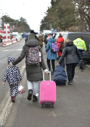 난민들이 2022년 3월 5일 루마니아로 들어오고 있다