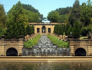 메리디언 힐 공원(Meridian Hill Park)의 계단식 폭포(Cascading Waterfall)