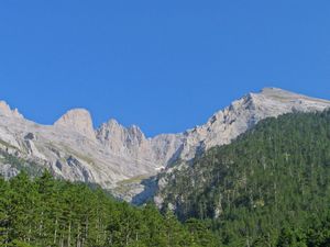 그리스 최고봉이자 신화 속 올림포스 12신의 거처인 올림포스 산