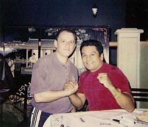 두란(오른쪽)과 작가 프르보슬라브 부이치치(왼쪽)