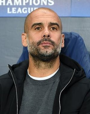 펩 과르디올라(Pep Guardiola)는 2017년 9월부터 12월까지 4개월 연속으로 수상하며 최다 연속 수상 기록을 보유하고 있다.