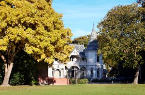 세인트 앤드루스 칼리지(St Andrew's College), 크라이스트처치에 위치한 사립 초중등학교