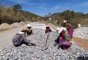 미얀마 도로 건설