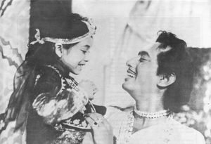 1967년 영화 나와브 시라주다울라에서 마지막 독립 벵골 나와브인 Siraj-ud-Daulah를 연기하는 안와르 호세인