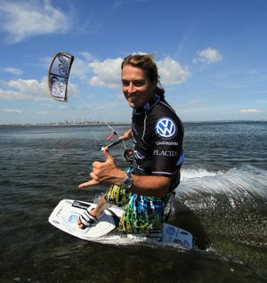 알렉스 카이저게}}는 2017년 11월 13일 500m 구간에서 평균 57.97노트(107.36km/h)를 기록했다.