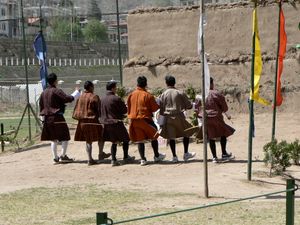 창림탕 경기장에서 과녁을 맞춘 후 궁술 춤