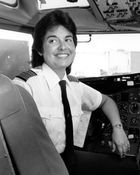 1984년에 보잉 747의 첫 여성 기장이 된, Beverly Burns.