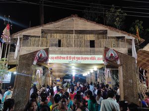 구와하티의 둘가 푸자.