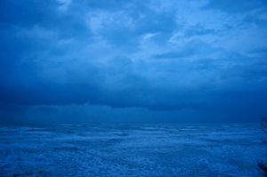 오스트레일리아 다윈에 접근하는 계절풍성 돌풍