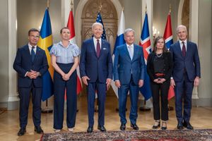 미국 대통령 조 바이든 및 다른 북유럽 지도자들과 함께 (2023년 7월 헬싱키)