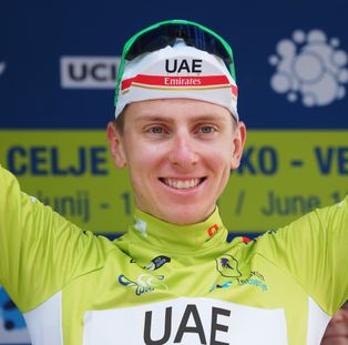 2022년 [[투어 오브 슬로베니아]]에서 포가차르가 우승을 축하하는 모습