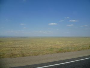 카자흐스탄의 유라시아 대초원은 반건조, 대륙성 기후를 가지고 있다.