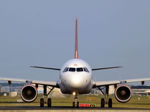 정면에서 본 A319. 동체 단면 설계는 A320과 동일하다.