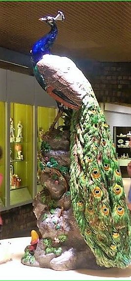 민턴(Mintons)사의 실물 크기 마조리카 공작, 1876년경