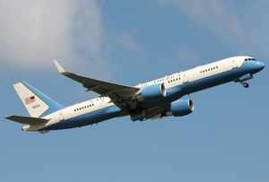 C-32A는 757의 변형 기종으로, 미국 부통령(Vice President of the United States)의 일반적인 항공 수송 수단이다.