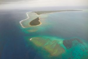 통가의 하파이 제도. 로무의 부모가 이주해 온 곳이며, 그가 어린 시절을 보낸 곳의 일부이다