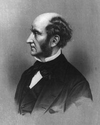 존 스튜어트 밀(John Stuart Mill)은 법은 최대 다수의 행복을 창출해야 한다고 믿었다.