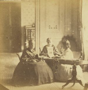 레오폴디나 (왼쪽), 이자벨(가운데), 친구 (1860년경)