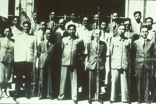 1948년 9월. 박문규는 [[북한 내각]]과 함께한다. 세 번째 열의 오른쪽 첫 번째