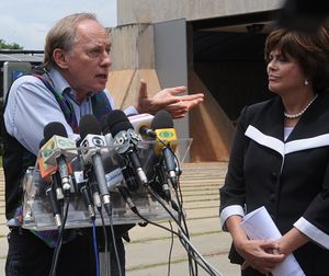 VAR 팔마레스의 대원이기도 했던 카를로스 민크는 루세프가 비밀 조직의 수장이었다는 주장을 부인했다.