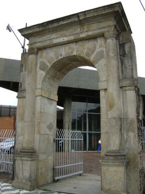 상파울루 시 티라덴테스 교도소 정문. 루셰프는 군사 독재 시절 이곳에 수감되었다.