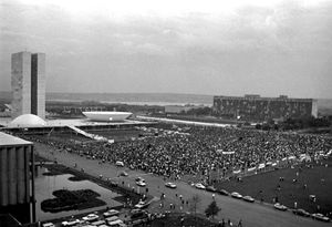 1992년 9월, 국회 앞에서 콜로르의 탄핵을 요구하는 시위대