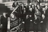 레닌 훈장을 수여하는 옐친 (1985년)