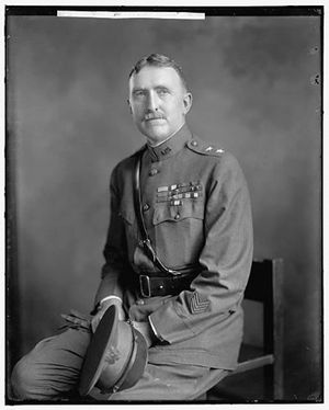 존 L. 하인스 (John L. Hines)