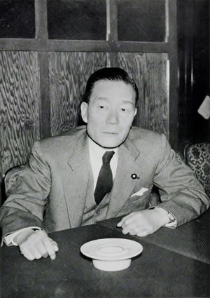 시이나 에쓰사부로