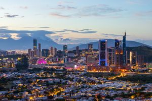 마천루들, 누에보레온주의 산페드로 가르사 가르시아