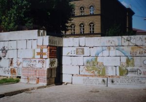 1991년 7월, 소련군이 라트비아 의회에 접근하는 것을 막기 위한 리가의 바리케이드