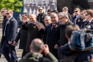 2023년 5월 9일 열린 모스크바 승전절 퍼레이드에 참석한 미르지요예프, 라흐몬, 토카예프 등