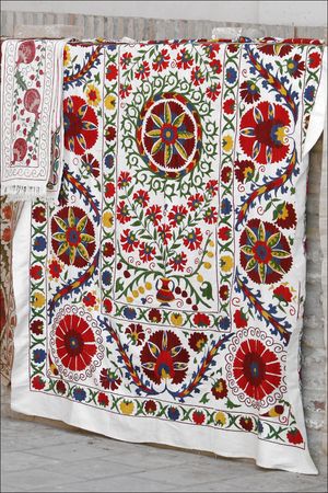 우즈베키스탄 자수