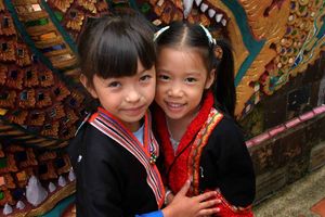 태국 북동부의 산악 부족 소녀들