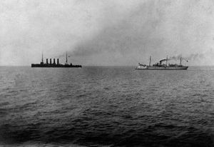 "코리에츠"(우)와 동료함 "바략"(좌)