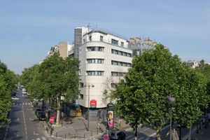 프랑스 파리 리옹역 근처 매장