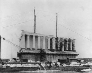 1916년 7월, 건설 중인 링컨 기념관